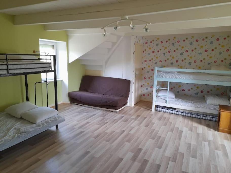 Maison de famille entre terre et mer Lantic Extérieur photo