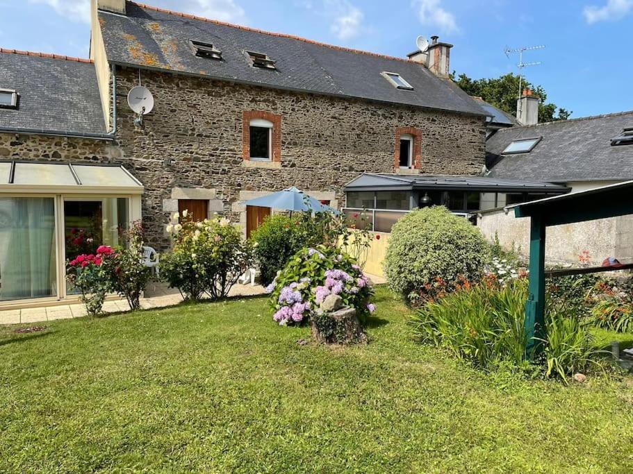 Maison de famille entre terre et mer Lantic Extérieur photo